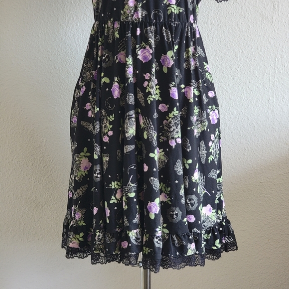 Hot Topic Floral Bones & Lace Dress - Picture 5 of 10